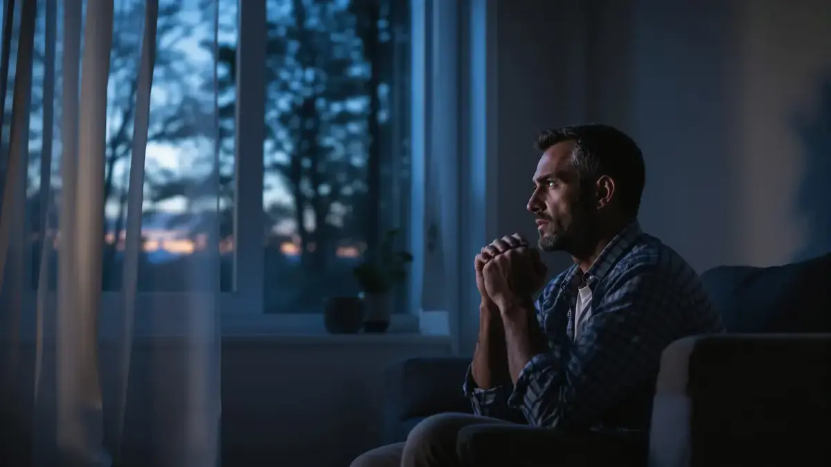 מומחים מזהים מגמה מעניינת אנשים שגדלו בילדות קשה מפתחים לעיתים קרובות דריכות יתר שמקשה עליהם להירגע כך לפי מומחים