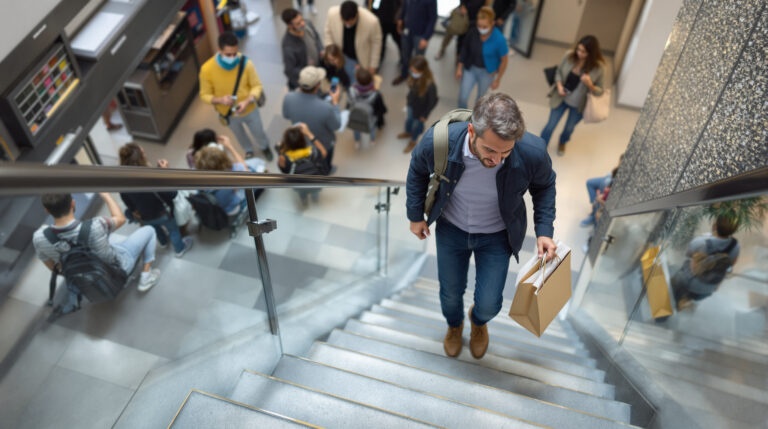 פעילות גופנית קצרה: חוקרים חושפים כי כמה דקות עשויות להספיק להגנה על הלב והמוח
