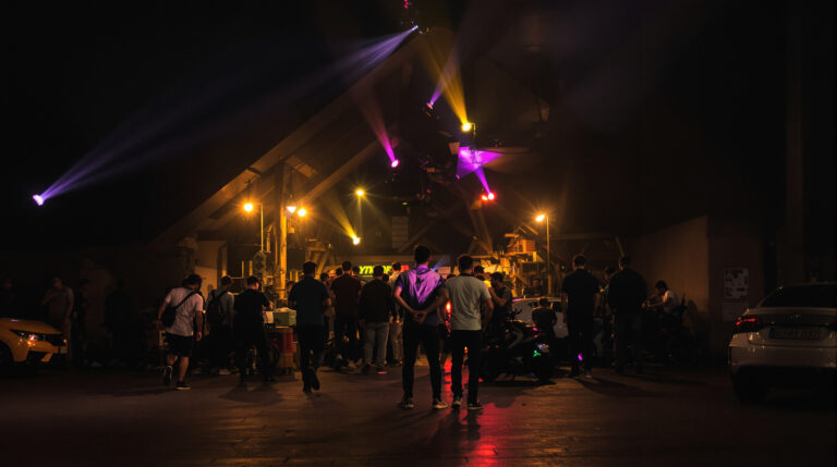 חשבתי שמעט חברים מעיד על בדידות: שיחה עם פסיכולוג פתחה לי את העיניים לכוחן של מערכות יחסים אמיתיות